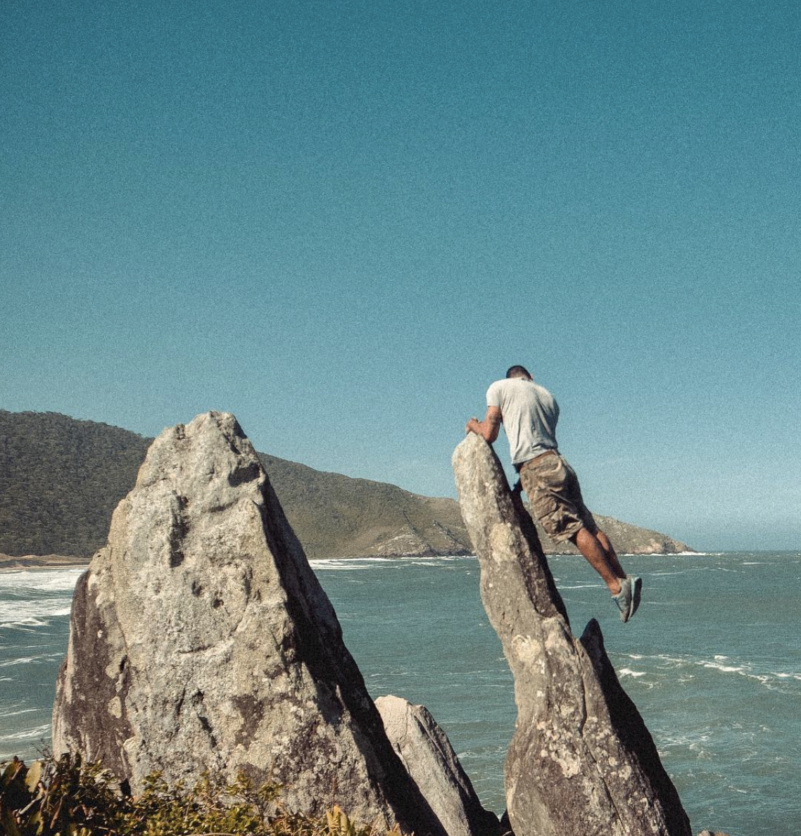 Levitate1